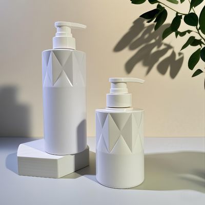 Стеклянная форма PET косметическая бутылка с пресс-насосом и индивидуальным логотипом 5000 штук MOQ 15-35 дней доставка