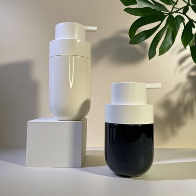 Толстая круглая форма ПЭТ косметическая бутылка с помпой и шелкографией пользовательского цвета для упаковки косметики